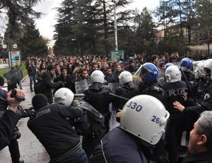 Students, professors stop classes, condemn police