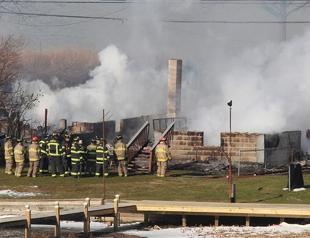 Two US firefighters shot dead in arson trap
