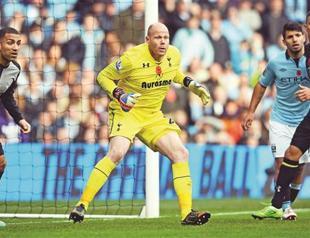 Spurs extends contract of veteran Brad Friedel
