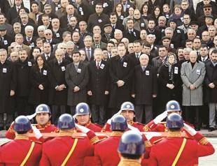 Iraqi-Kurdish leader sends his brother to attend Turkish-Kurdish politicians funeral