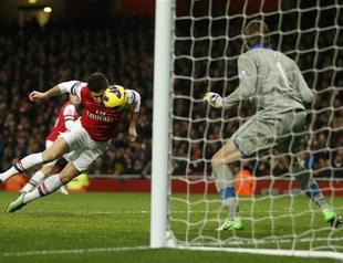 Goals galore for City, Arsenal as United win again