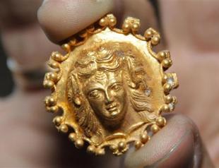 Ancient Thracian gold hoard unearthed in Bulgaria