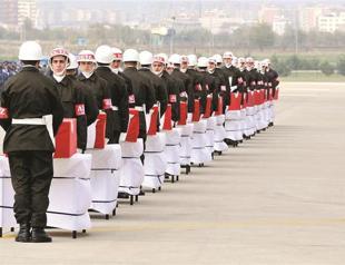 Official ceremony honors 17 soldiers killed in crash