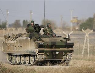 Three Turks wounded as Syrian jets bomb near Turkish border