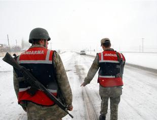 Two soldiers, civilian killed on road while helping accident victims