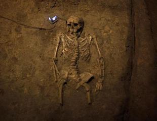 Mexico archeologists uncover 800-year-old skeletons
