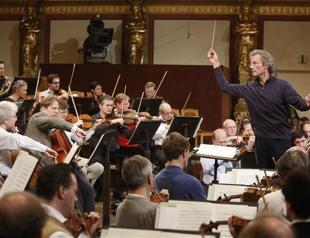 Vienna New Years concert rings in 2013 with Wagner, Verdi