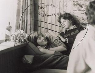 Unseen Diana photo comes up for auction