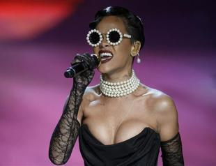 Rihanna and Bieber come to Istanbul