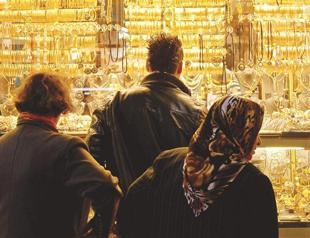 Right time to buy gold, say academics