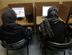 Iran designing software for controlled social media access