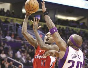 Clippers stretch win streak to 13