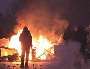Students explain their motive to CHP leader