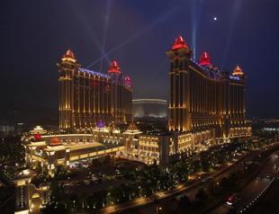Macau gambling revenue hits record $38 billion in 2012