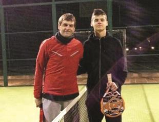 Barcelona coach greets team after cancer surgery