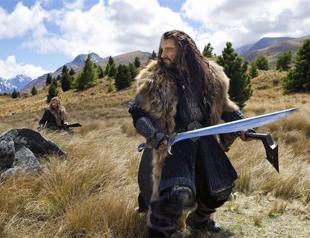Hobbit fights off rivals atop New Year US box office
