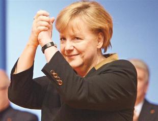 Merkel flies high in polls on popularity