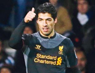 Eyes on RVP, Suarez as English rivals clash