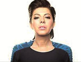 Özge Fışkın storms Istanbul stage