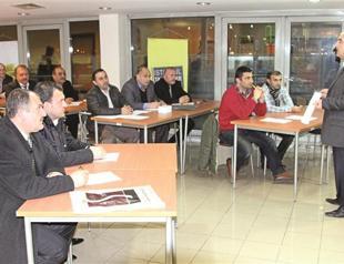 New courses to teach English to taxi drivers