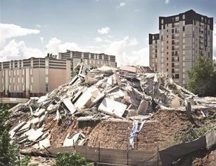 Questioning modernity with an exhibition