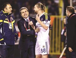 Fener downed by harsh red card against Eskişehirspor