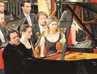 Piano Festival opens with Say in Antalya