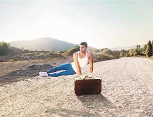 Explores ‘Zero Tolerance’ in the art world at a show