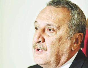 Ağar speaks off-the-record to commission