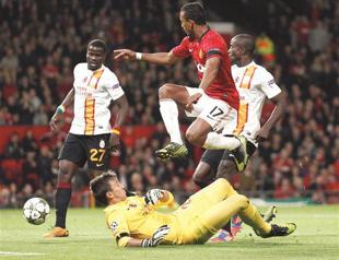 Galatasaray looks to beat under-strength united