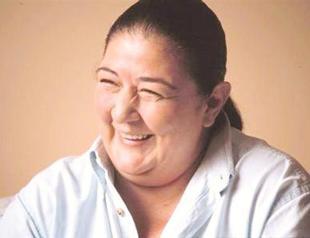 Sezen Aksu to sing for Meral Okay