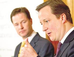 Cameron and Clegg pledge no split before 2015
