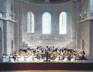 Borusan with stars of opera