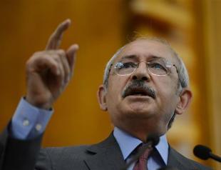 Perversity to ban short sleeved t-shirts at schools, says CHP leader