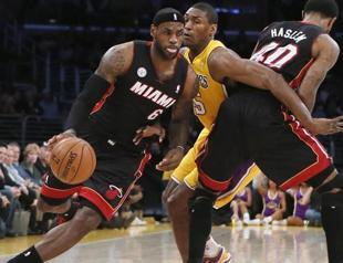 LeBron James scores season-high 39 points