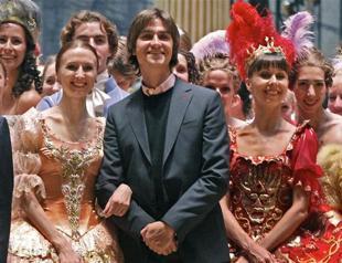 Russias Bolshoi theatre director attacked with acid