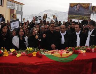 Paris killing victim buried with participation of thousands