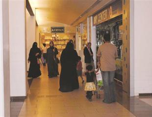 Longer stay permits to woo Arab asset buyers