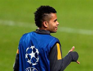 Beşiktaş signs Dentinho on a loan deal