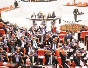 AKP to seek ‘organic terror ties’ to lift MPs’ immunities