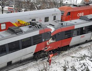 Vienna trains collide, dozens said hurt, 5 badly