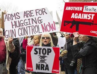 Gun lobby targets Obamas absolutism