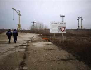 Bulgarians vote in referendum on new nuclear plant