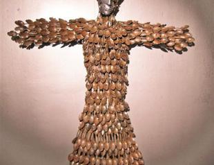 Gallery Apel hosts clothing exhibition