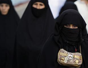 Saudi man marries student, teacher and principal from same school