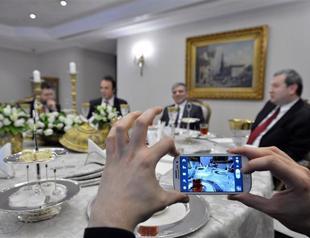 Turkish President Gül hosts fellow twitterers, talks about social media restrictions
