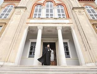 Eyeing Halki, Greek-Turks warm to mosque in Athens