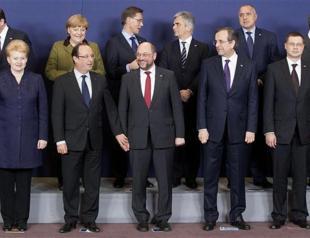 EU leaders inch toward budget deal at tough summit