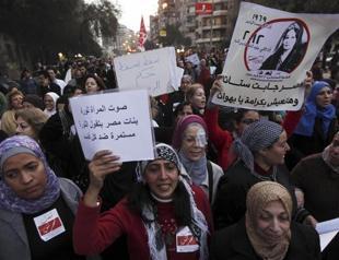 Protesters head to Tahrir Square ahead of rallies