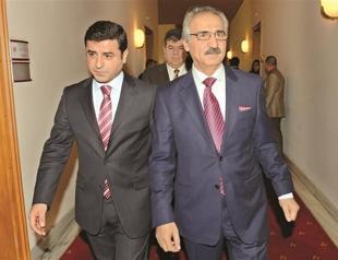 Iraqi Kurds hint at start of peace talks